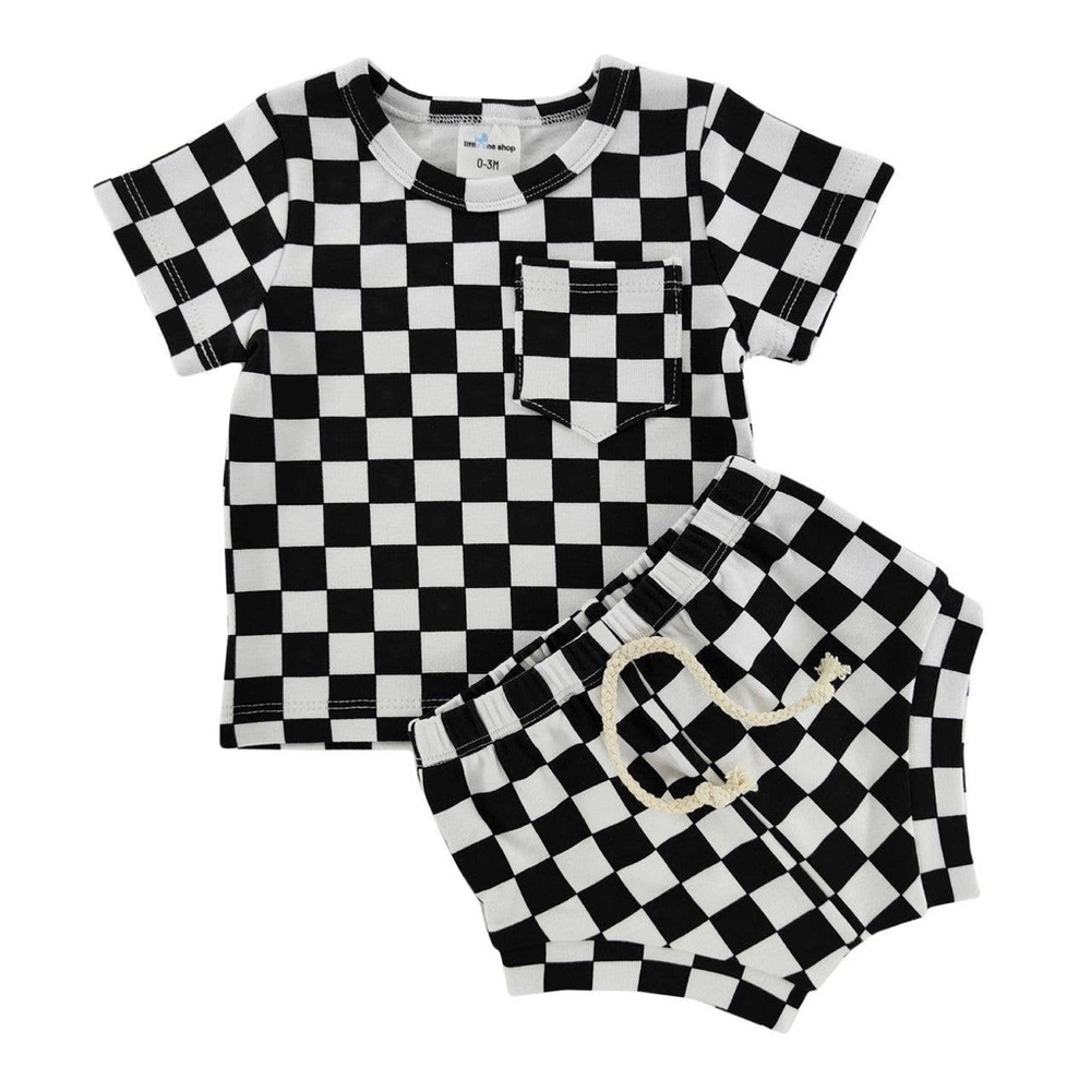 Black and white checkered set